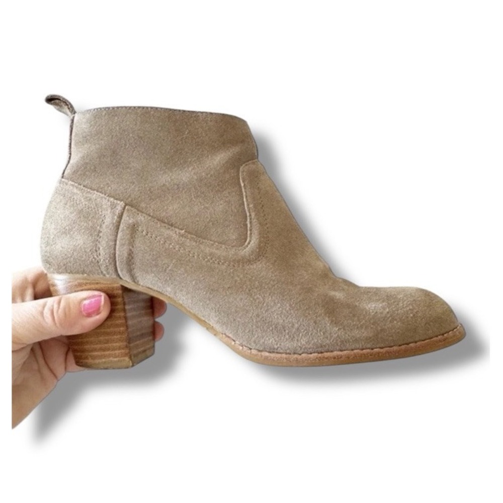 Dolce Vita DV Boots Woman's 7.5  Western Ankle Beige Suede Cowboy Bootie Cowgirl